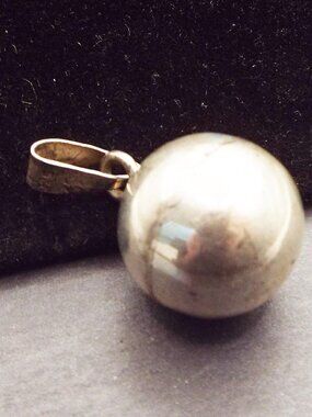 TAXCO MEXICO STERLING MYSTERY MUSICAL TINKLY SILVER ORB PENDANT 51